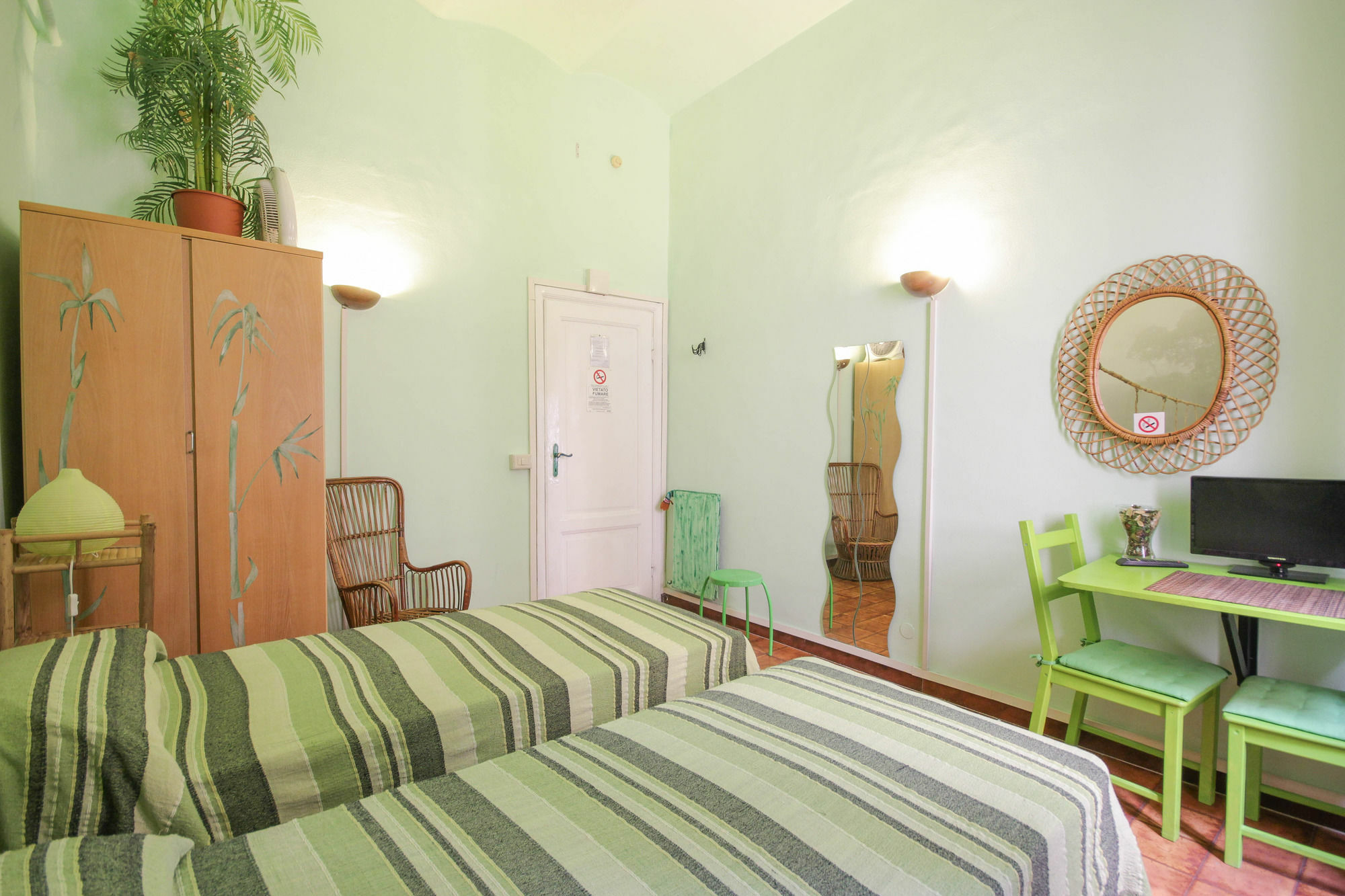 Sixbeds Hotell Roma Eksteriør bilde