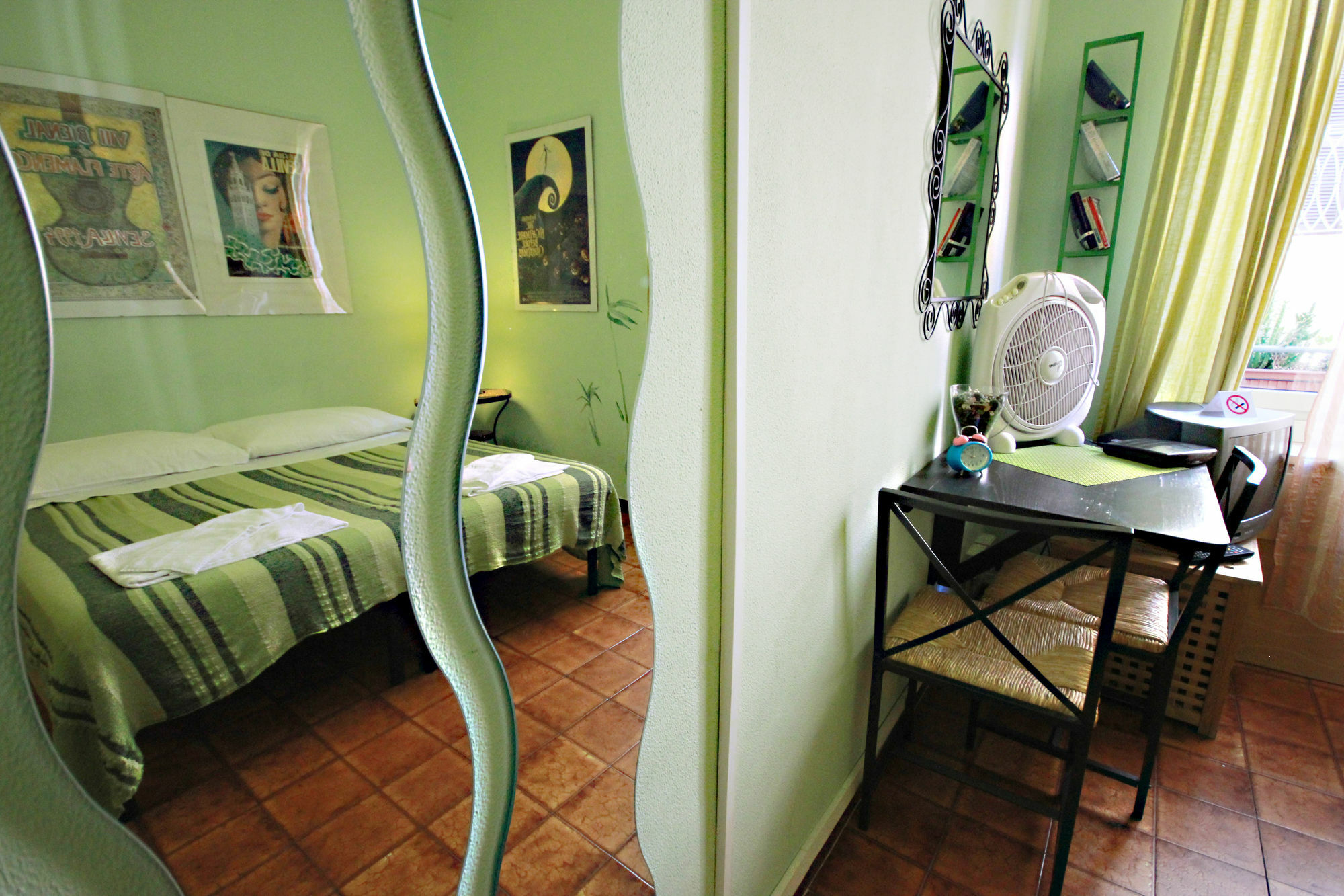Sixbeds Hotell Roma Eksteriør bilde